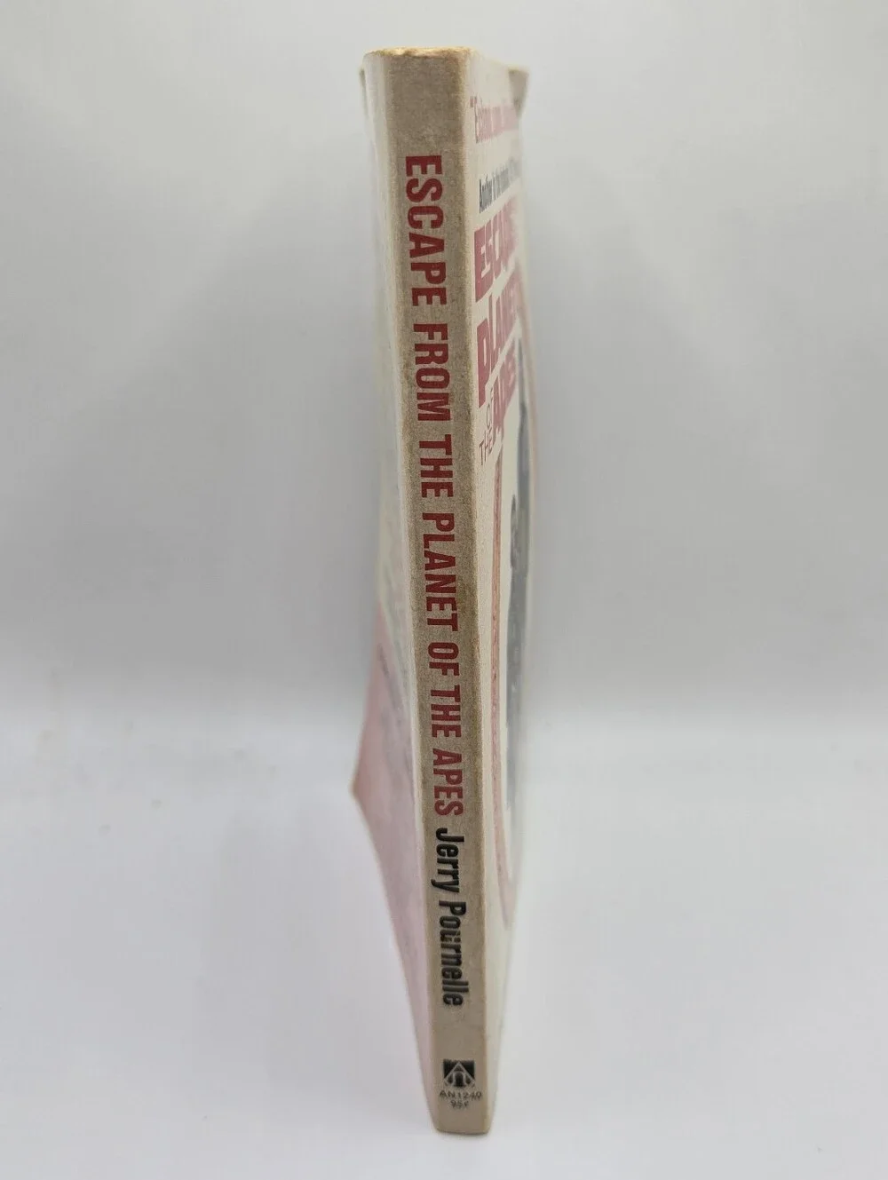 Escape From the Planet of the Apes Jerry Pournell 1973 Award Books Mass Market